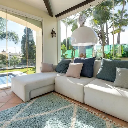 Lets In The Sun Crystal Villa *