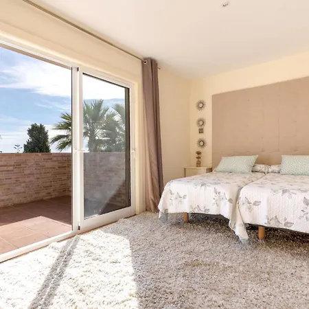 Lets In The Sun Crystal Villa *